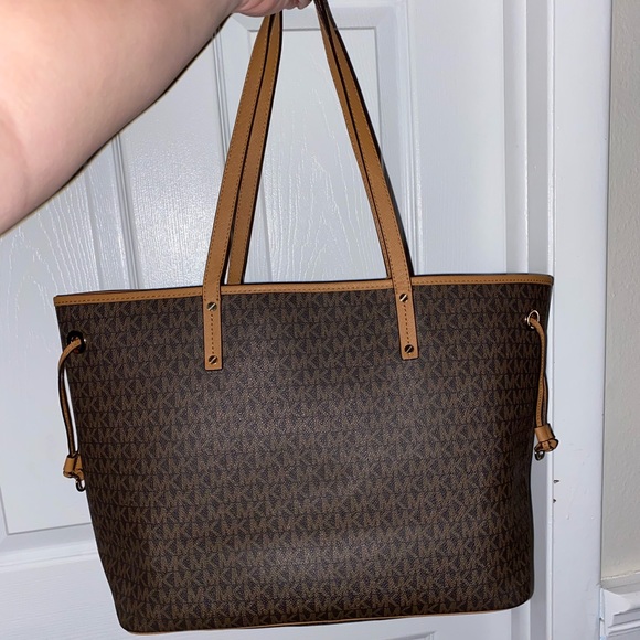 Michael Kors SET | Large Jet Set tote and matching wristlet - Picture 2 of 6